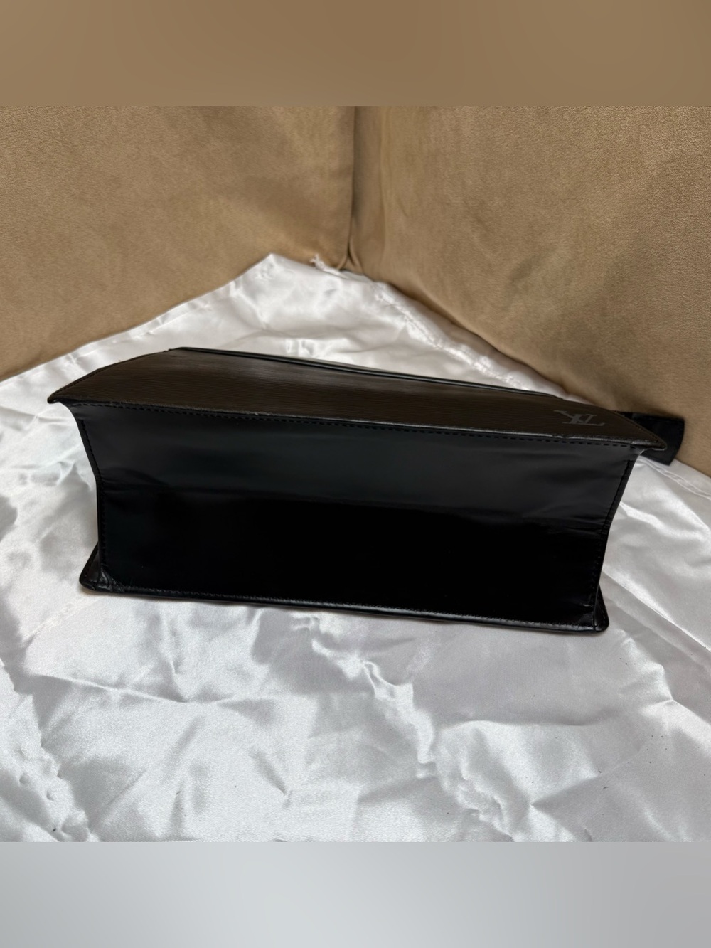 Louis Vuitton Black Epi Leather Clutch Style Zipper Pouch Vintage LV - Picture 4 of 14